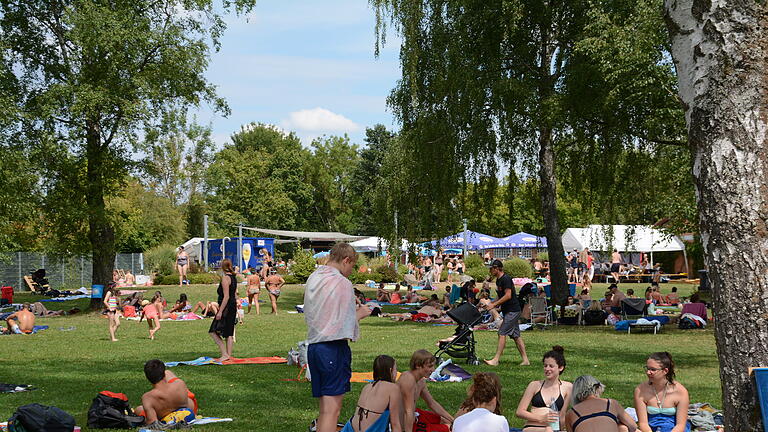 Das 80-jährige Bestehen ihres Freibads feierte die Gemeinde Uettingen am 28. und 29. Juli 2018 mit einem großen Schwimmbadfest.