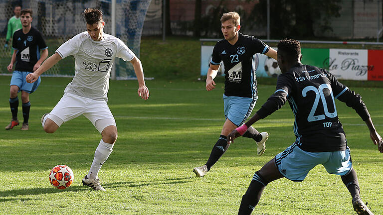 Rimpars Fußballer haben das Stadt-Land-Duell verloren und sind nach der dritten Pleite hintereinander wieder ans Tabellenende gerutscht. Der TSV Lengfeld durfte sich hingegen über einen Befreiungsschlag im Abstiegskampf freuen.