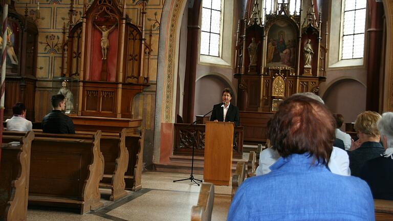 Museumsleiter Georg Pfeuffer hielt zum 15-jährigen Bestehen einen Festvortrag&nbsp;in der Spitalkirche.