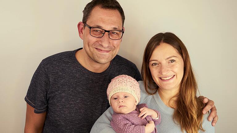 Michaela Stäblein und Florian Herbert mit ihrer Tochter Elli Maria.