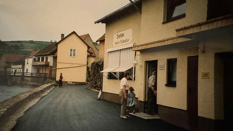 Der Friseursalon von Gabi Schäfer in den 90er-Jahren. Der Friseursalon von Gabi Schäfer in den 90er-Jahren.