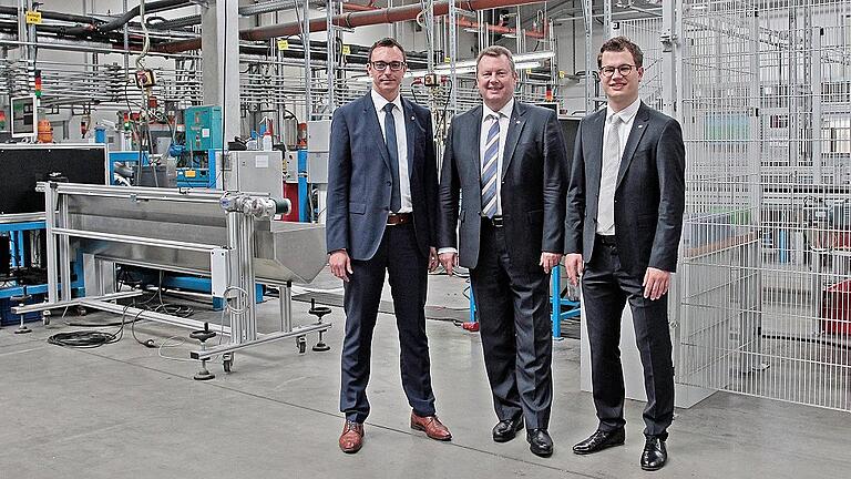Die Maincor Rohrsysteme werden von einem Trio geführt. Von links: Tobias Kuhn, Dieter Pfister und Michael Pfister Die Maincor Rohrsysteme werden von einem Trio geführt. Von links: Tobias Kuhn, Dieter Pfister und Michael Pfister