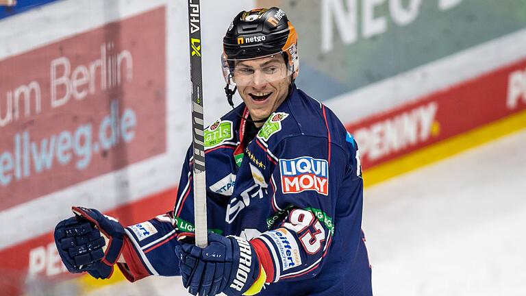 Eisbären-Profi Leo Pföderl - Nationalstürmer Leo Pföderl wurde bester Spieler des Jahres in der DEL Eisbären-Profi Leo Pföderl - Nationalstürmer Leo Pföderl wurde bester Spieler des Jahres in der DEL