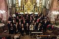 Singkreis Rödelmaier mit der Musikkapelle im Altarraum der wunderschönen Pfarrkirche in Rödelmaier.