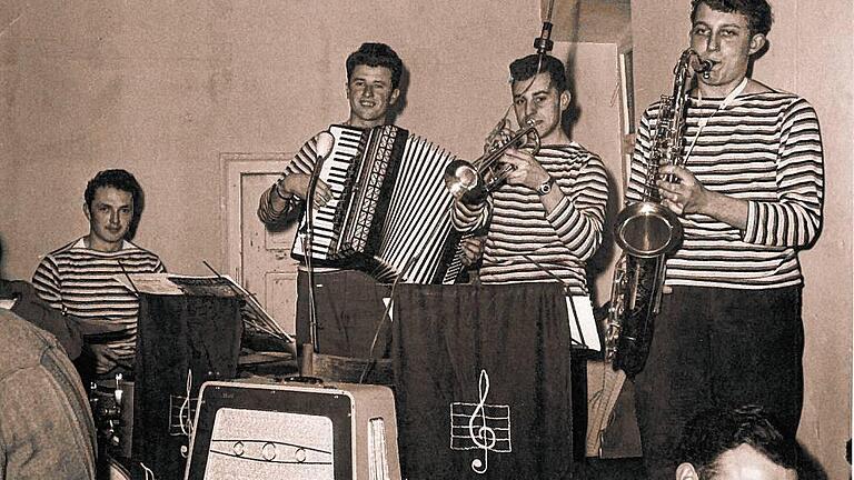 Die „Dixie-Boys“ waren in den 1950er- und 60er-Jahren Garant für flotte Tanzmusik. Im Bild: (von links) Erich Degel, Willi Gehrig, Karl Müller und Ferdinand Mees. Die „Dixie-Boys“ waren in den 1950er- und 60er-Jahren Garant für flotte Tanzmusik. Im Bild: (von links) Erich Degel, Willi Gehrig, Karl Müller und Ferdinand Mees.