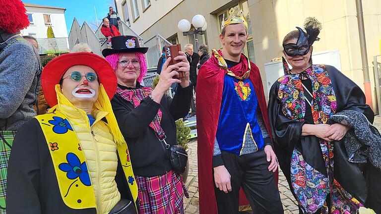 Viel los war am Faschingsdienstag, 4. März 2025, beim Faschingszug in Bad Brückenau. - Viel los war am Faschingsdienstag, 4. März 2025, beim Faschingszug in Bad Brückenau. Viel los war am Faschingsdienstag, 4. März 2025, beim Faschingszug in Bad Brückenau. - Viel los war am Faschingsdienstag, 4. März 2025, beim Faschingszug in Bad Brückenau.