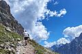 Zum dritten Mal in seinem Leben, und immer nach schweren gesundheitlichen Schicksalsschlägen, hat Benjamin Krug sich auf den Weg zur Zugspitze gemacht. Mit den körperlichen Folgen seiner Leukämie-Erkrankung im Gepäck war es für den 45-jährigen Gochsheimer diesmal ein besonders harter Weg.