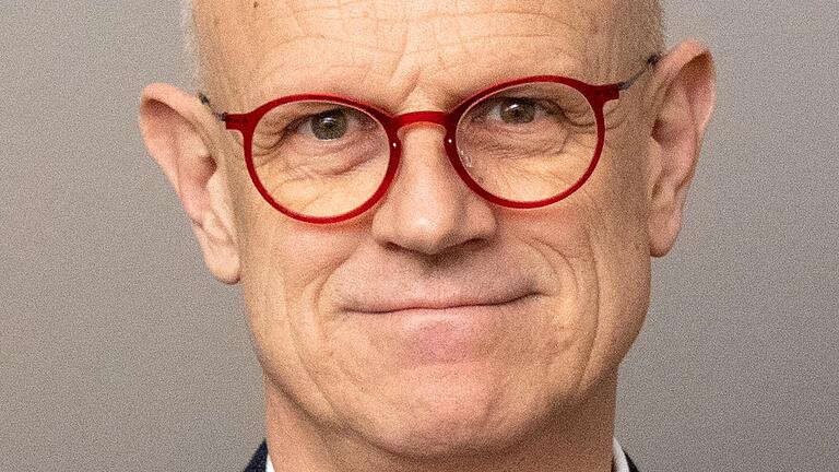 Johannes Minkus ist Kirchenrat und Pressesprecher der Evangelisch-Lutherischen Kirche in Bayern. Johannes Minkus ist Kirchenrat und Pressesprecher der Evangelisch-Lutherischen Kirche in Bayern.