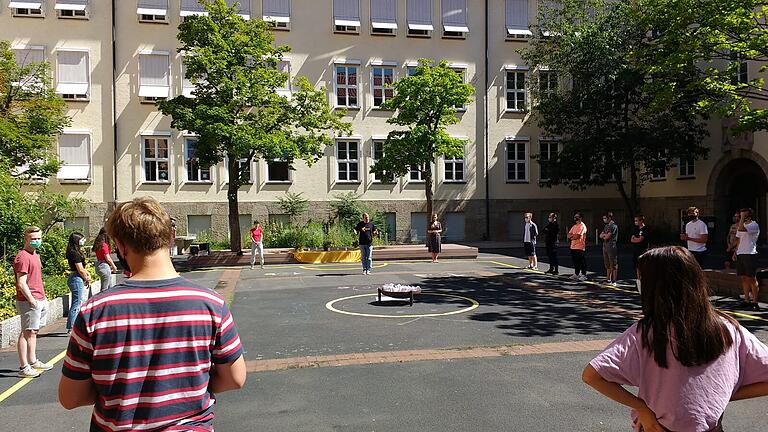 Abschlussgottesdienst an der Wilhelm-Sattler-Realschule. Abschlussgottesdienst an der Wilhelm-Sattler-Realschule.