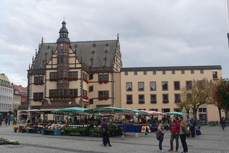 Heute noch ein Hingucker: Das alte Rathaus mit Nachkriegsanbau. Heute noch ein Hingucker: Das alte Rathaus mit Nachkriegsanbau.