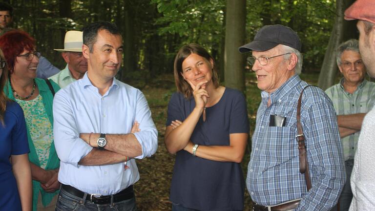 Manuela Rottmann und Cem Özdemir 2017 im Wahlkampf im Steigerwald.