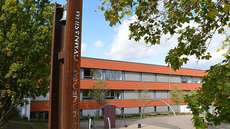 Das Johann-Philipp-von-Schönborn-Gymnasium Münnerstadt ist derzeit ein sprachliches, humanistisches und wirtschaftswissenschaftliches Gymnasium. Das Johann-Philipp-von-Schönborn-Gymnasium Münnerstadt ist derzeit ein sprachliches, humanistisches und wirtschaftswissenschaftliches Gymnasium.