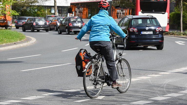 Jeden Dienstag-dem-Drahtesel übernehmen die Radfahrer die Kontrolle über den Berliner Ring.