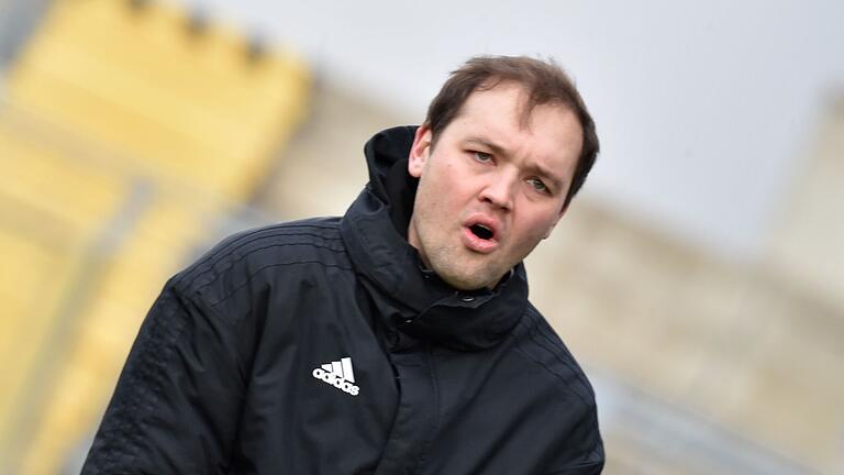 Trainer Julian Grell (TSV Aubstadt) hofft auf einen Sieg seiner Mannschaft gegen den 1. FC Nürnberg II.