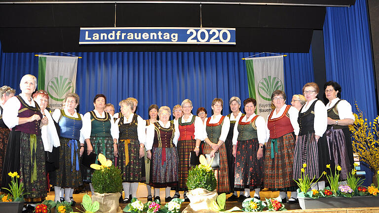 Der Landfrauenchor eröffnete den Landfrauentag in Estenfeld