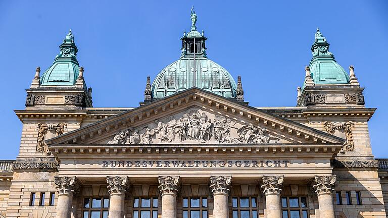 Bundesverwaltungsgericht       -  Ein Mann engagiert sich in der rechtsextremen Partei &bdquo;Der III. Weg&rdquo; und will gleichzeitig für ein Gericht arbeiten. Das geht so nicht, hat das Bundesverwaltungsgericht entschieden. (Archivbild)