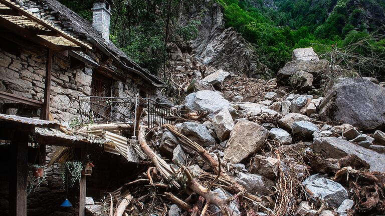 Wieder Regen im Tessin erwartet       -  Aus Sorge vor neuen Schäden müssen die bewohner das Bavonatal verlassen. (Archivbild)