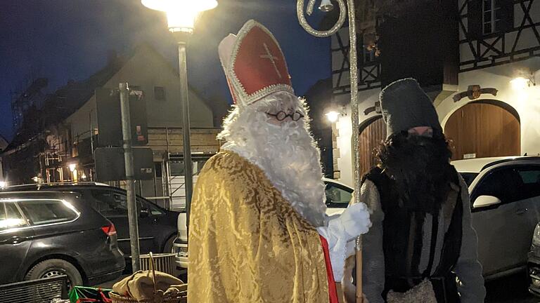 &nbsp;Regionalmarkt in Ostheim mit Herschekloas und Knecht Ruprecht.