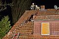 In Wargolshausen durchschlug am Dienstagabend ein Baum das Dach eines Wohnhauses. Die Feuerwehren Wargolshausen und Mellrichstadt übernahmen die Absicherungen und die provisorische Abdeckung des Daches.