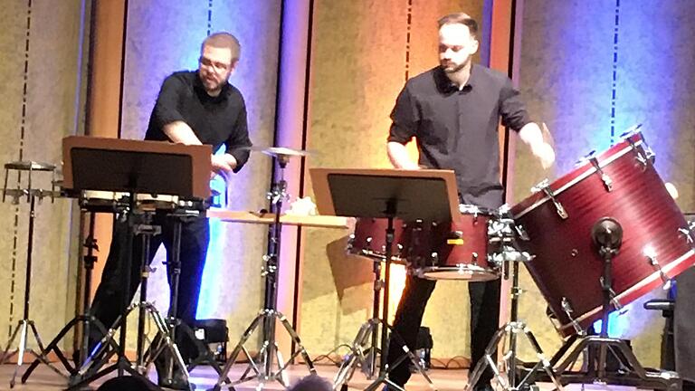 Tim Weidig und Philipp Mohr beim Kissinger Winterzauber im Rossini Saal.       -  Tim Weidig und Philipp Mohr beim Kissinger Winterzauber im Rossini Saal.