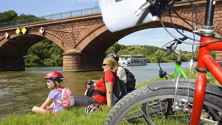 Der 'Main-Spessart-Sprinter“ ist gestartet und wurde bereits von Radausflüglern und Wanderern genutzt. Der 'Main-Spessart-Sprinter“ ist gestartet und wurde bereits von Radausflüglern und Wanderern genutzt.