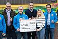 Der Immobilienmakler Dittmeier spendete 10.000 Euro für die Würzburger Bahnhofsmission. Das Foto zeigt (von links) Michael Lindner-Jung (Bahnhofsmission), Oliver Gut (Firma Dittmeier), Helmut Lang (Förderverein), Thomas Dittmeier (Firma Dittmeier), Kathrin Böse (Firma Dittmeier) und Andreas Müller (Förderverein).