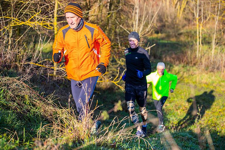 Der Zeiler Ultraläufer Hubert Karl (vorne) gehört zusammen mit Marco Depner (dahinter) zu den Initiatoren des Laufparadieses in den Haßbergen - hier bei einem Testlauf im Maintal. (Archivbild)