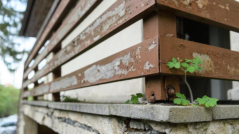 Da ist nichts mehr zu machen: Die Terrasse des Bootshauses darf schon länger nicht mehr betreten werden.