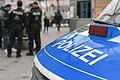 Mehr Präsenz in der Innenstadt: Seit einiger Zeit hat die Polizei in Schweinfurt bestimmte Bereiche mehr in den Fokus genommen - darunter auch den Roßmarkt. Das Bild entstand bei einer Sicherheitskontrolle in Zusammenarbeit mit der Bereitschaftspolizei Würzburg vor kurzem.
