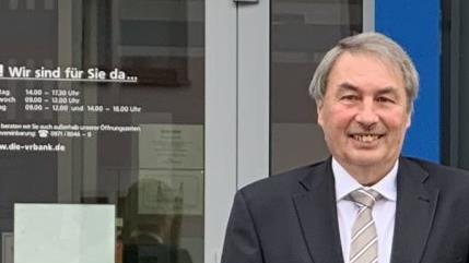 Norbert Vogel wurde feierlich in den Ruhestand verabschiedet. Foto: Verena Greubel       -  Norbert Vogel wurde feierlich in den Ruhestand verabschiedet. Foto: Verena Greubel