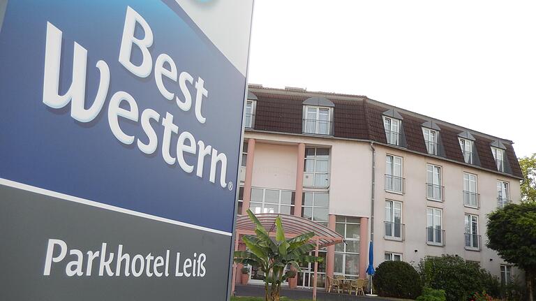  Das zweite Lohrer Drei-Sterne-Superior-Hotel ist das Parkhotel Leiß. Das zweite Lohrer Drei-Sterne-Superior-Hotel ist das Parkhotel Leiß.