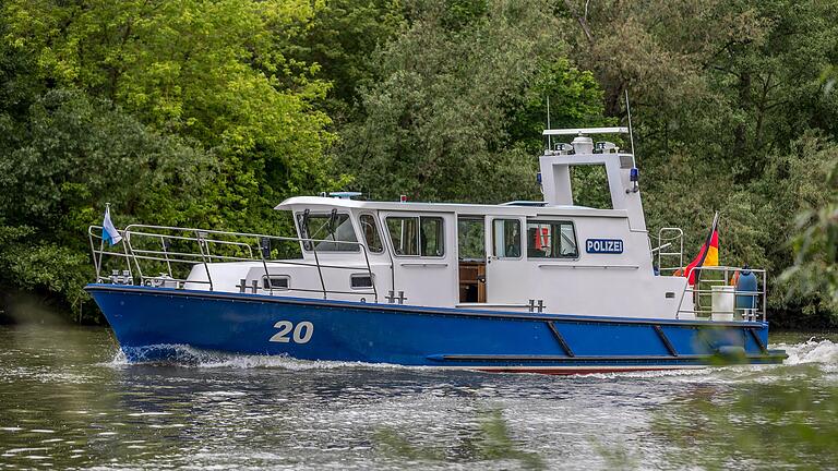 Eine Woche lang kontrollierte die Wasserschutzpolizei Schweinfurt die Einhaltung der Ruhezeiten und Mindestbesatzungen in der gewerblichen Schifffahrt auf dem Main.