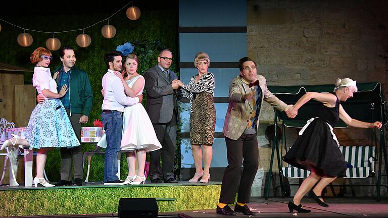 Bekannte Operette, die bei den Frankenfestspielen 2019 aufgeführt wurde: 'Der Vetter aus Dingsda'. Bekannte Operette, die bei den Frankenfestspielen 2019 aufgeführt wurde: 'Der Vetter aus Dingsda'.