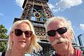 Rita und Lothar Riedel aus Schallfeld fahren seit Jahren zu den Olympischen Spielen. Diesmal sind sie in Paris, wo ein Selfie vor dem Eiffelturm natürlich nicht fehlen darf.