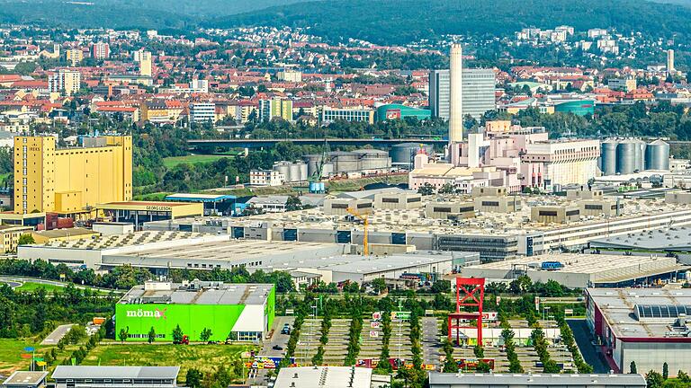 Die Industriestadt Schweinfurt aus der Luft: 25.000 der gut 54.000 Arbeitsplätze in der Stadt sind in Industriebetrieben.