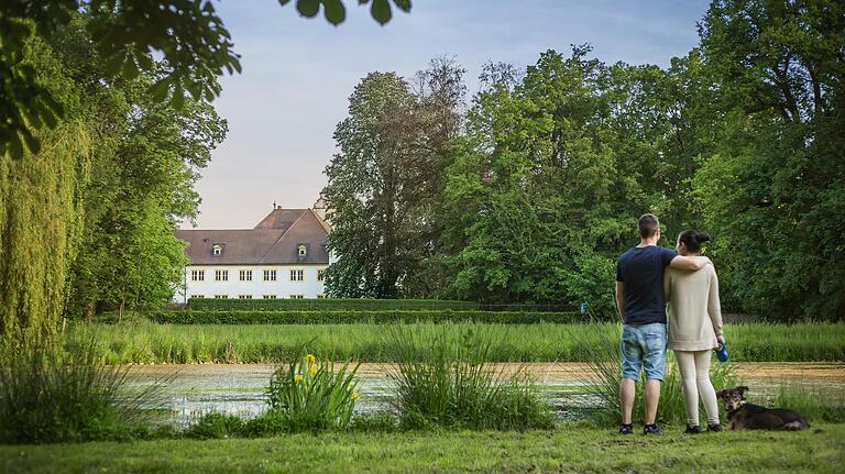 Gerade jetzt im Frühling, wenn alles blüht und viele verschiedene Tiere unterwegs sind, gibt’s im Wiesentheider Schlosspark immer etwas zu entdecken.