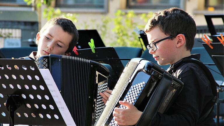 Vincent (links) und Alexandre Gault waren die beiden jüngsten Musiker im Konzert.