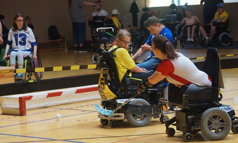 Die Ballbusters Würzburg haben am Samstag ihren Heimspieltag im Powerchair Hockey in Thüngersheim. Die Ballbusters Würzburg haben am Samstag ihren Heimspieltag im Powerchair Hockey in Thüngersheim.