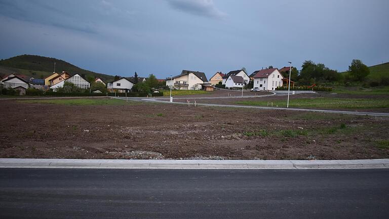 Im Neubaugebiet &quot;Dorfäcker&quot; sind die Tiefbaumaßnahmen weitgehend abgeschlossen.