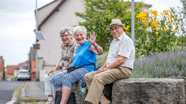 Margaretenfest in Margetshöchheim       -  Der Festzug des Margaretenfests in Margetshöchheim zieht am Sonntag (23.07.23) durch den Ort.