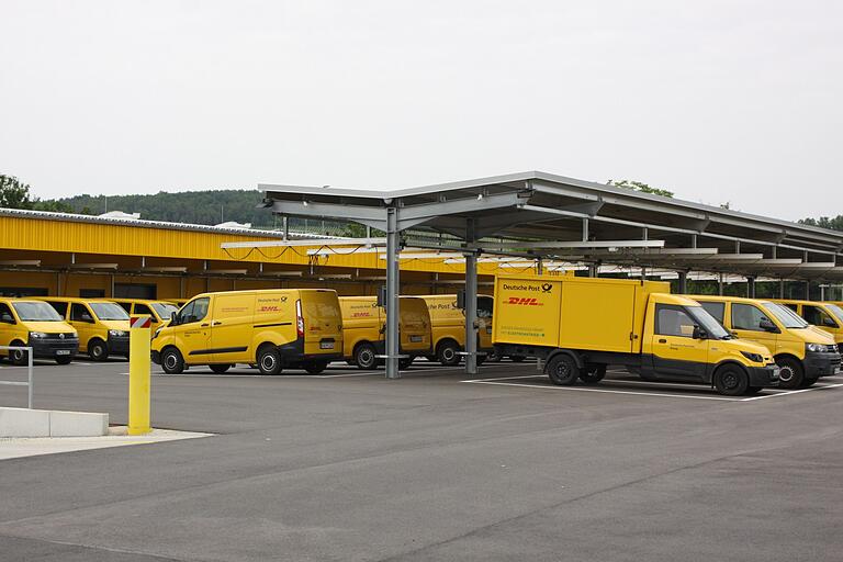 Der neue Zustellstützpunkt Zellingen von Post und DHL in Retzbach. Der neue Zustellstützpunkt Zellingen von Post und DHL in Retzbach.