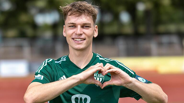 Hat seiner Vertrag mit dem FC 05 Schweinfurt verlängert: Abwehrspieler Julius Landeck.