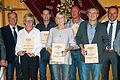 Sie halten den Verein am Laufen (von links): BLSV-Bezirksvorsitzender Günther Jackl und BFV-Spielgruppenleiter Gerald Makowski sowie Bürgermeister Matthias Schneider (2. von rechts) ehrten Maria Koch, Frank Helscher, Christel Laufer, Peter Fery, Anton Ort und Heinz Stützlein.