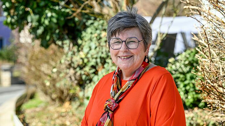 Dorothea Endres ist 68, seit zehn Jahren Single und lebt in Eibelstadt im Landkreis Würzburg. Dorothea Endres ist 68, seit zehn Jahren Single und lebt in Eibelstadt im Landkreis Würzburg.