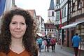 Simone Neubauer (29) ist seit Kurzem Citymanagerin der Stadt Lohr. Ein Fokus ihrer Arbeit soll darauf liegen, die Innenstadt? belebt zu halten. Das Bild zeigt Neubauer in der Lohrer Fußgängerzone.