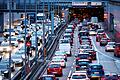 Stau im Berufsverkehr in München.jpeg       -  Vor allem der Verkehr verursachte nach Angaben des unabhängigen Expertenrats für Klimafragen auch im vergangenen Jahr wieder deutlich mehr Abgase, als gesetzlich erlaubt gewesen wäre.