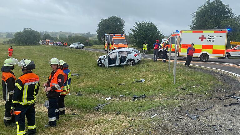 Ein schwerer, tödlicher Unfall ereignete sich Anfang Juli an der Hochrhönstraße im Bereich der Schornhecke. Der Unfallschwerpunkt war nun Thema im Gemeinderat von Oberelsbach. Ein schwerer, tödlicher Unfall ereignete sich Anfang Juli an der Hochrhönstraße im Bereich der Schornhecke. Der Unfallschwerpunkt war nun Thema im Gemeinderat von Oberelsbach.