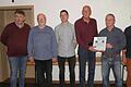 Auf dem Foto (von links): Bürgermeister Johannes Wagenpfahl, Schriftführer Eberhard Freye, 2. Vorstand Julian Döll, 1. Vorstand Martin Deisenroth, der scheidende 2. Vorstand Egmar Metz, Kassenführer Joachim Koberstein.