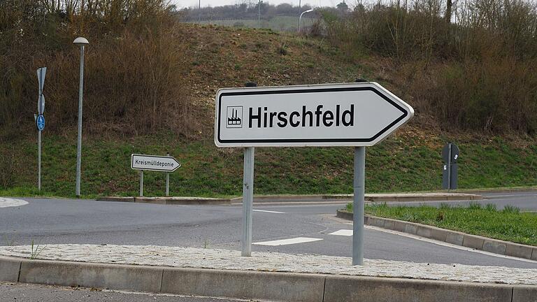 Im Gewerbegebiet Hirschfeld in Karlstadt soll ein Modulbau für Geflüchtete entstehen.