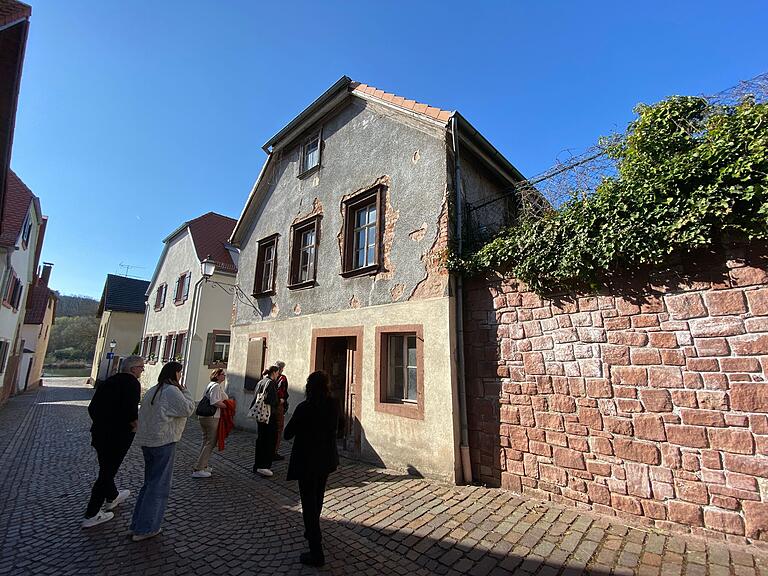 Soll das Anwesen in der Herrngasse 2 saniert oder doch abgerissen und ersetzt werden? Soll das Anwesen in der Herrngasse 2 saniert oder doch abgerissen und ersetzt werden?